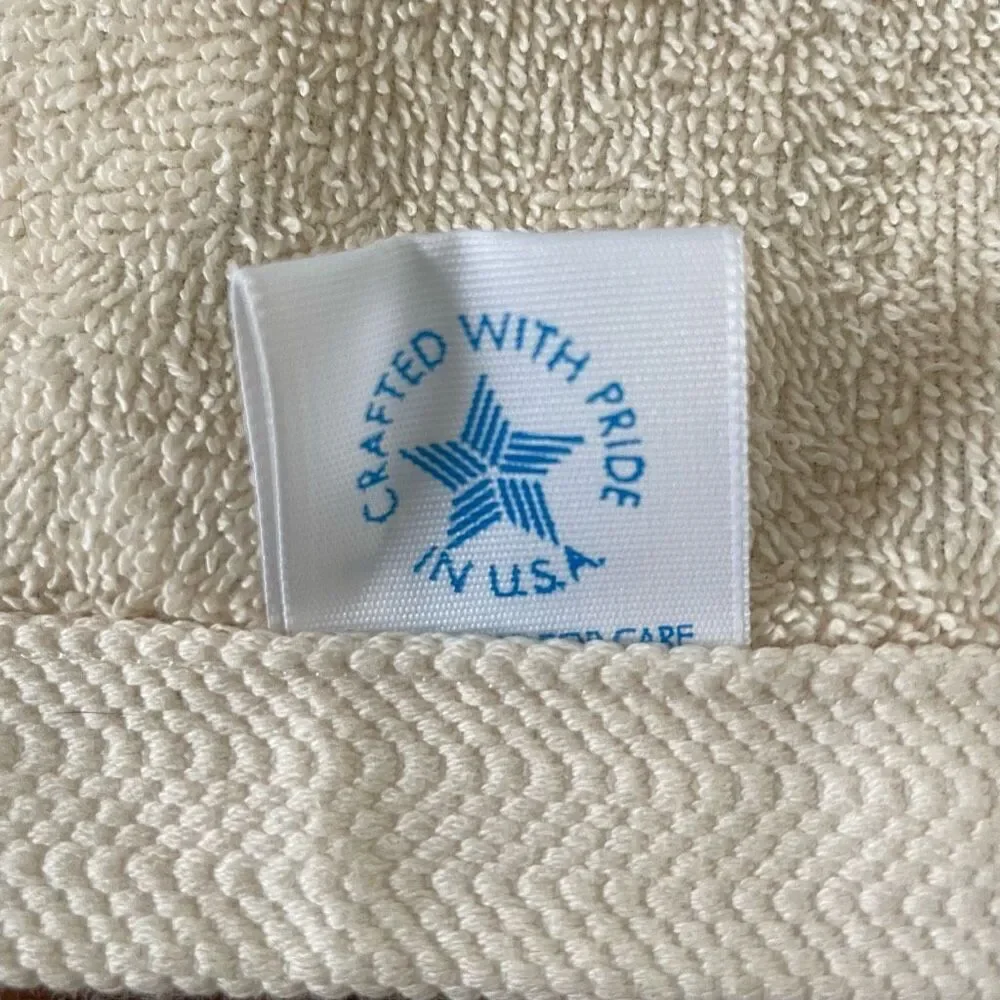 Vintage 80s Set Applique Embroidered Quilted Bath Hand Towel Washcloth Cream Pin